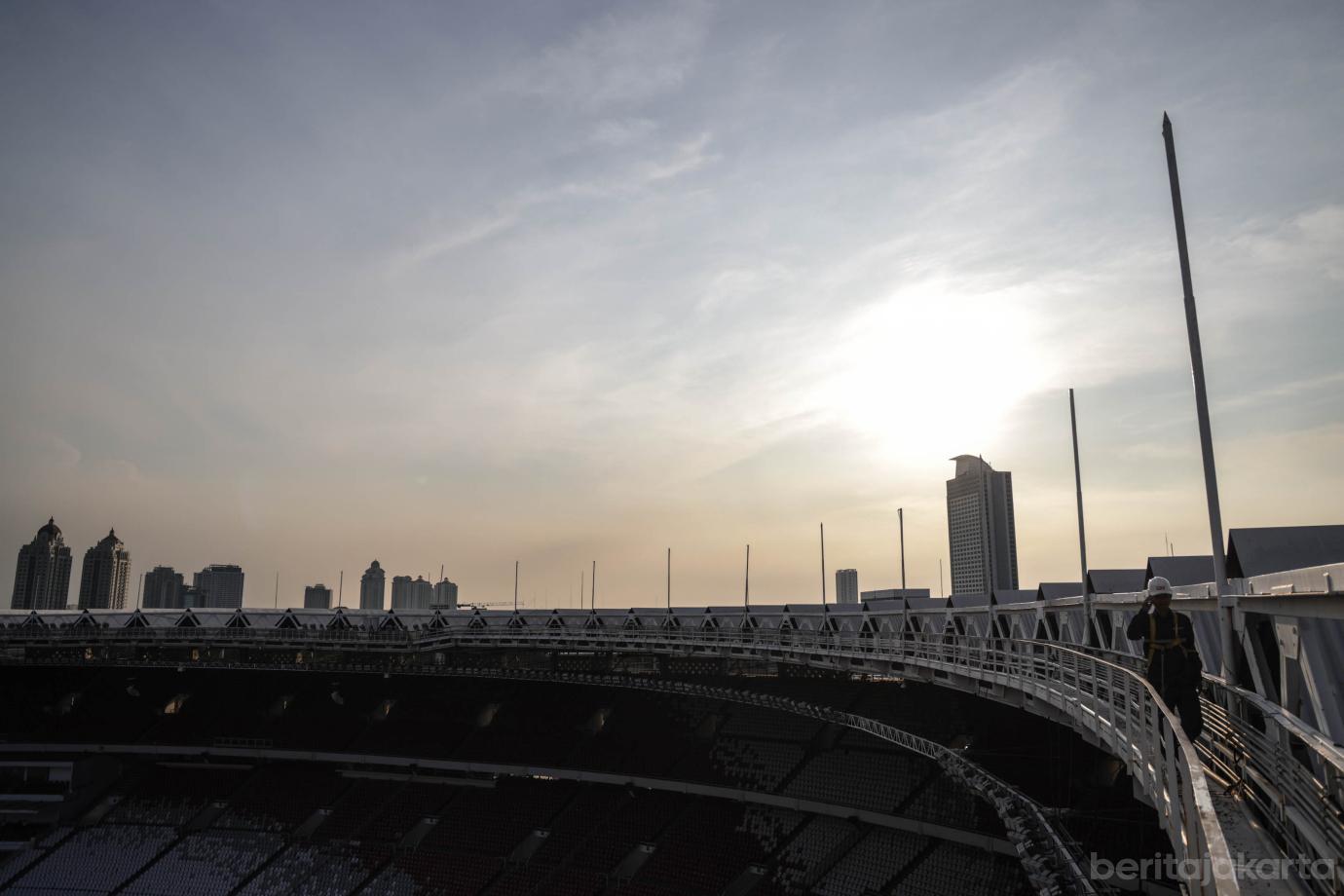 6 Melihat Pembangkit Listrik Tenaga Surya atap Stadion Utama Gelora Bung Karno 6