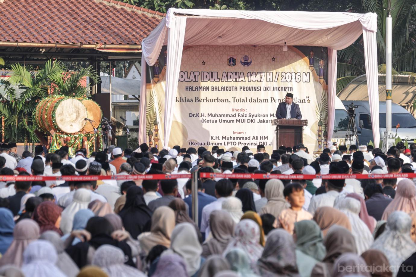 5 Pemprov DKI Jakarta menggelar Salat Idul Adha 1447 H 5
