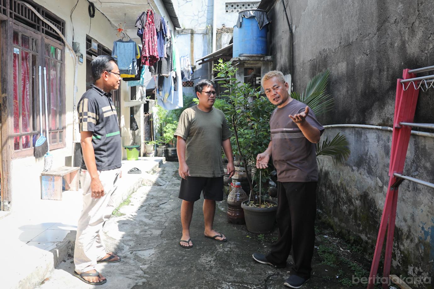 Warga Cipayung Pilah Sampah 3