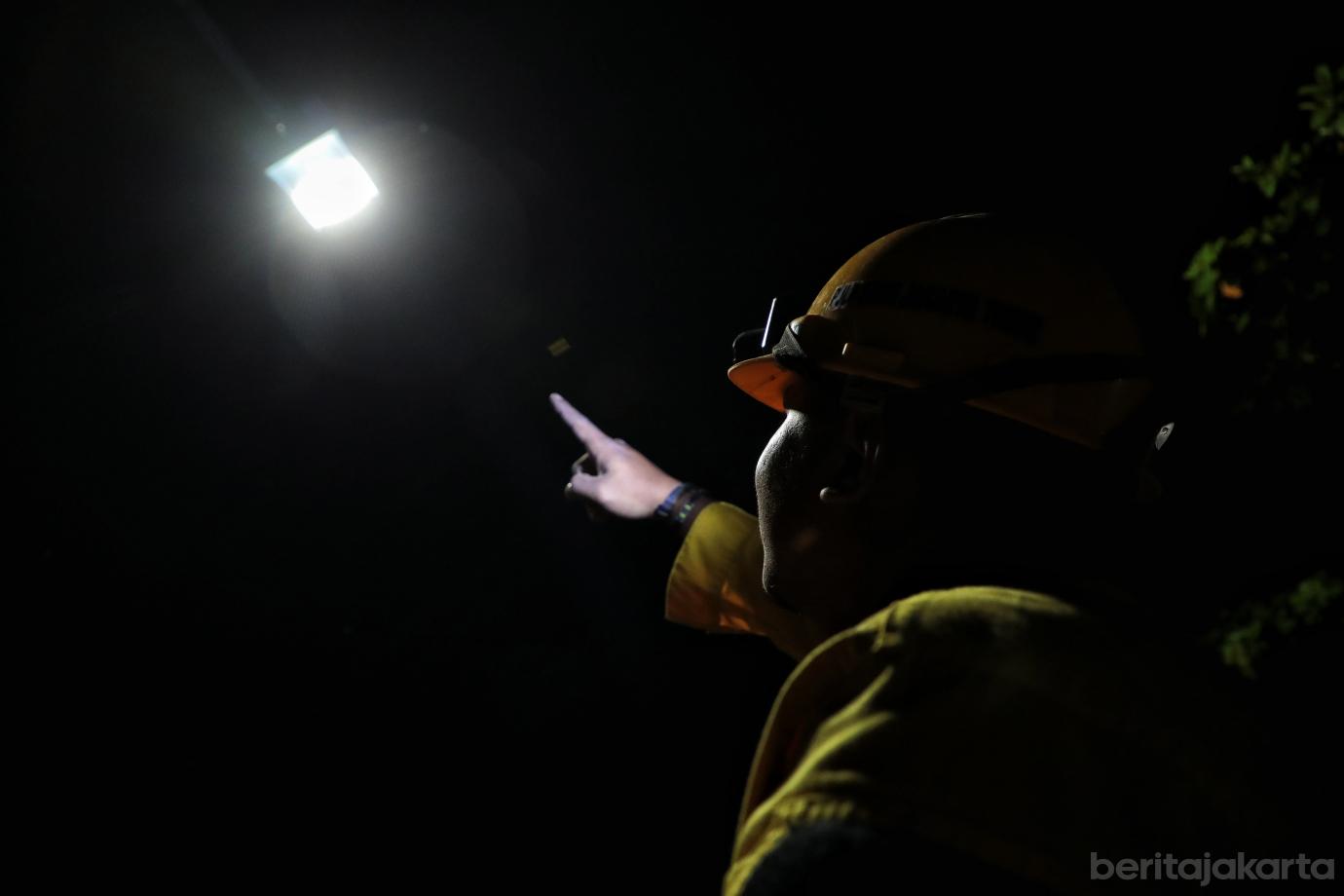 7.Sudin Bina Marga Perbaiki Lampu PJU yang Dicuri Orang di KBT