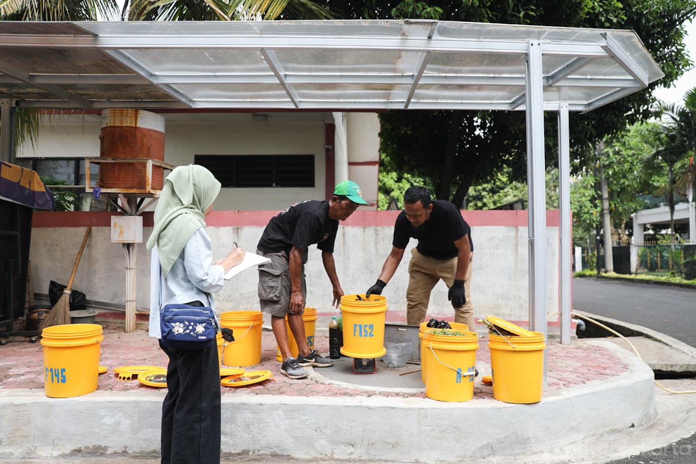 Teba Modern Sampah 5