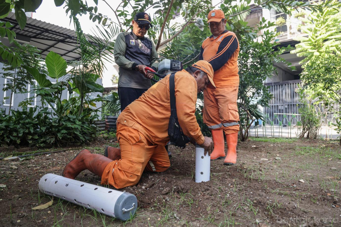 4 Kelurahan Tomang Kembangkan Pemanfaatan Lubang Biopori Mengurangi Sampah 4