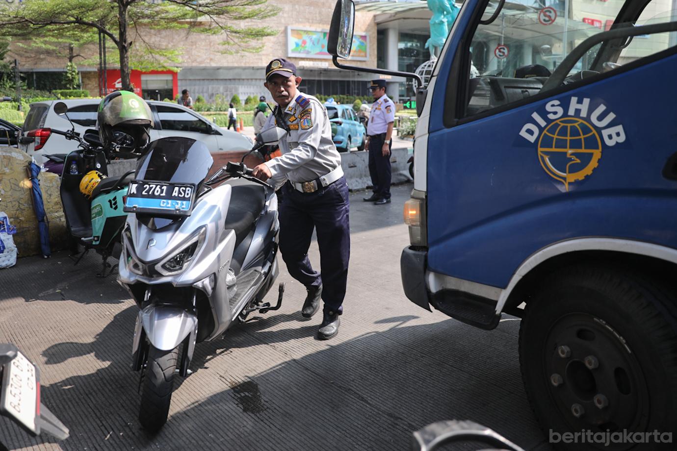 Penertiban Parkir Liar Satrio 6