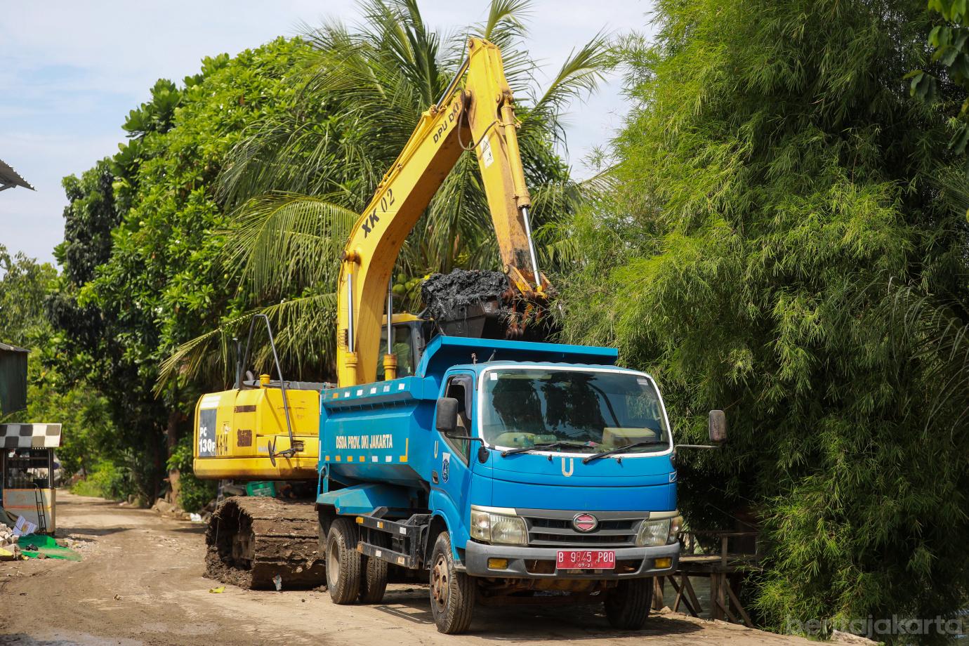6 pengerukan kelapa gading