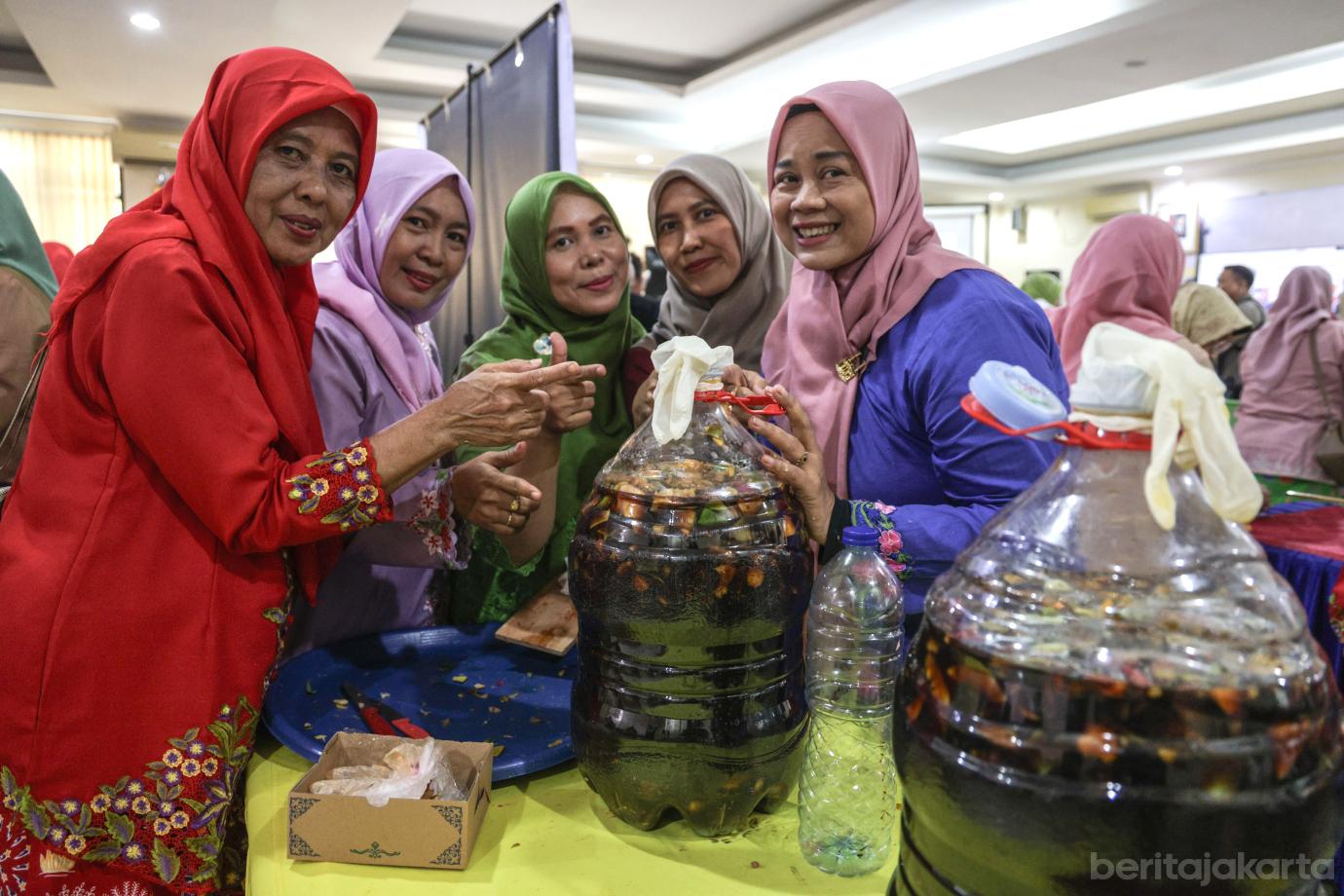 6 Workshop Pembuatan Ekoenzim serentak di Lima Wilayah 6
