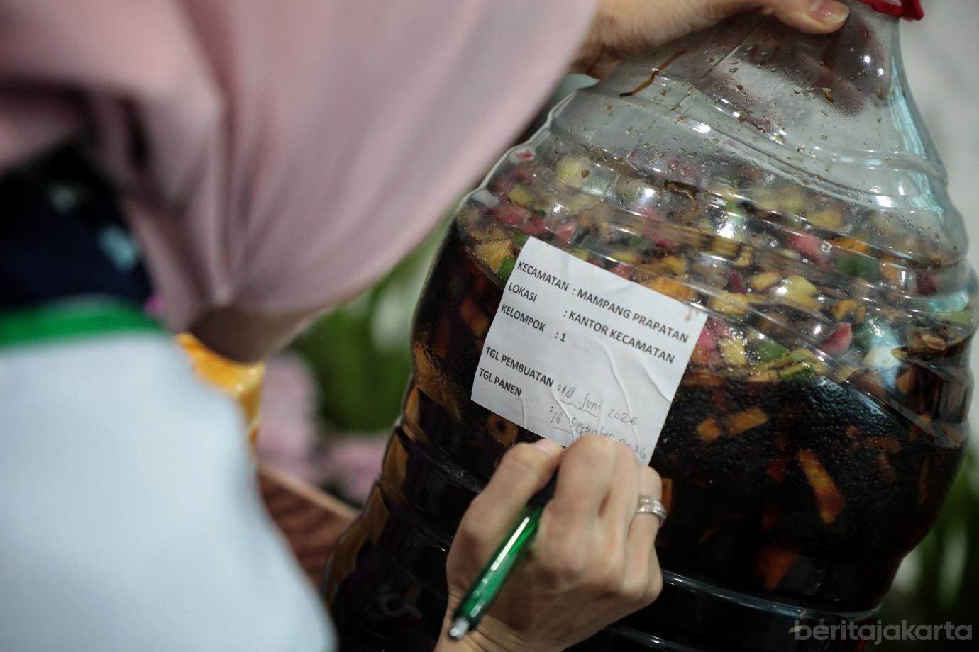 5.Workshop ECO Enzyme di Jaksel