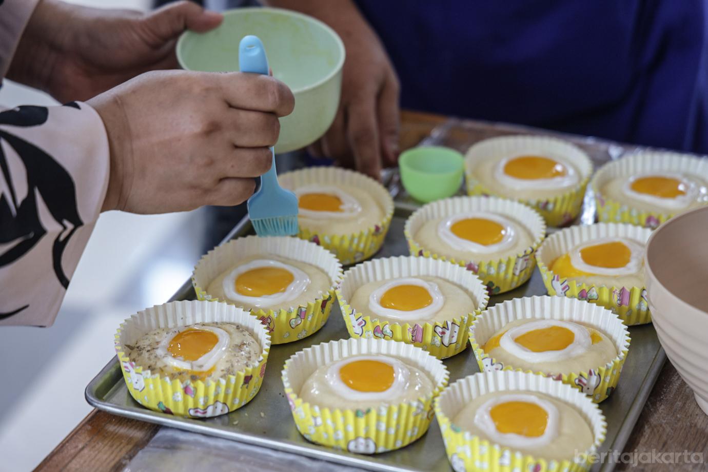 50 Warga Jakut Dilatih Membuat Kue 4