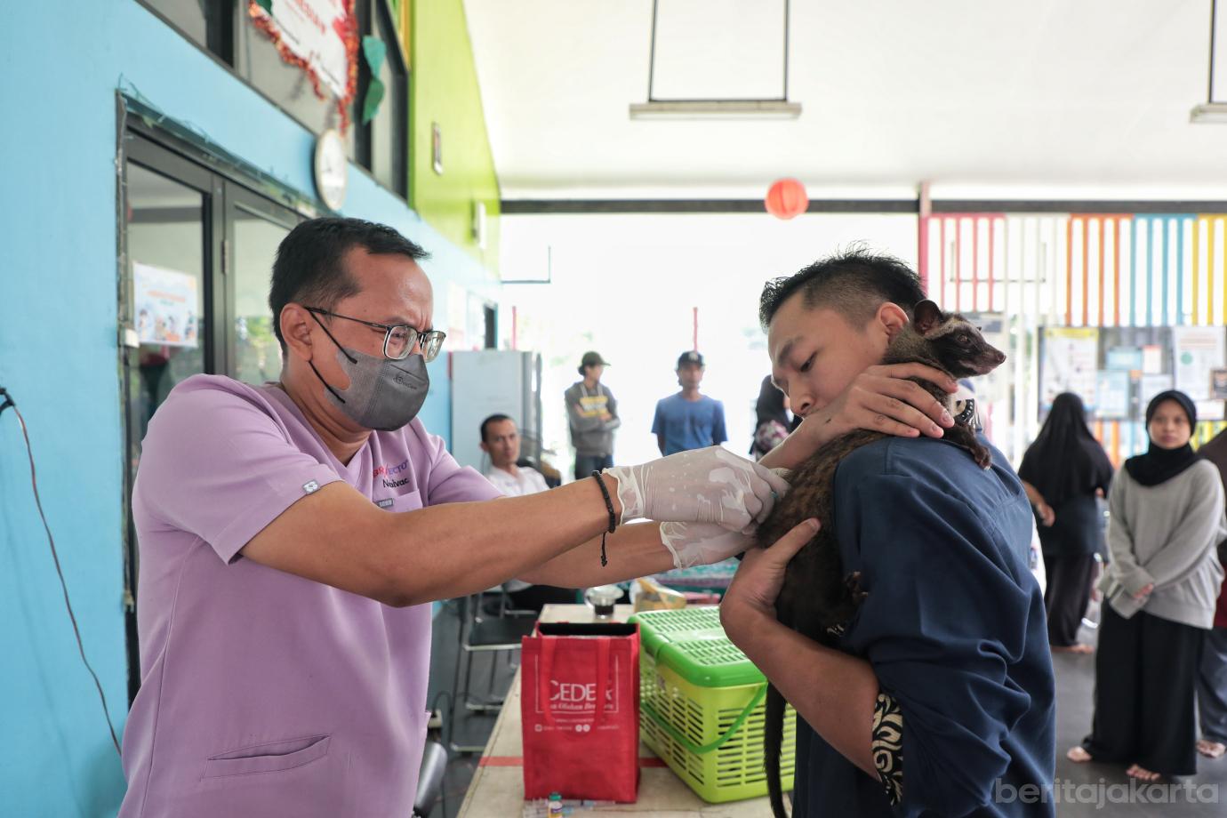 6.Sebanyak 105 HPR Berhasil Divaksinasi di RPTRA Shibi