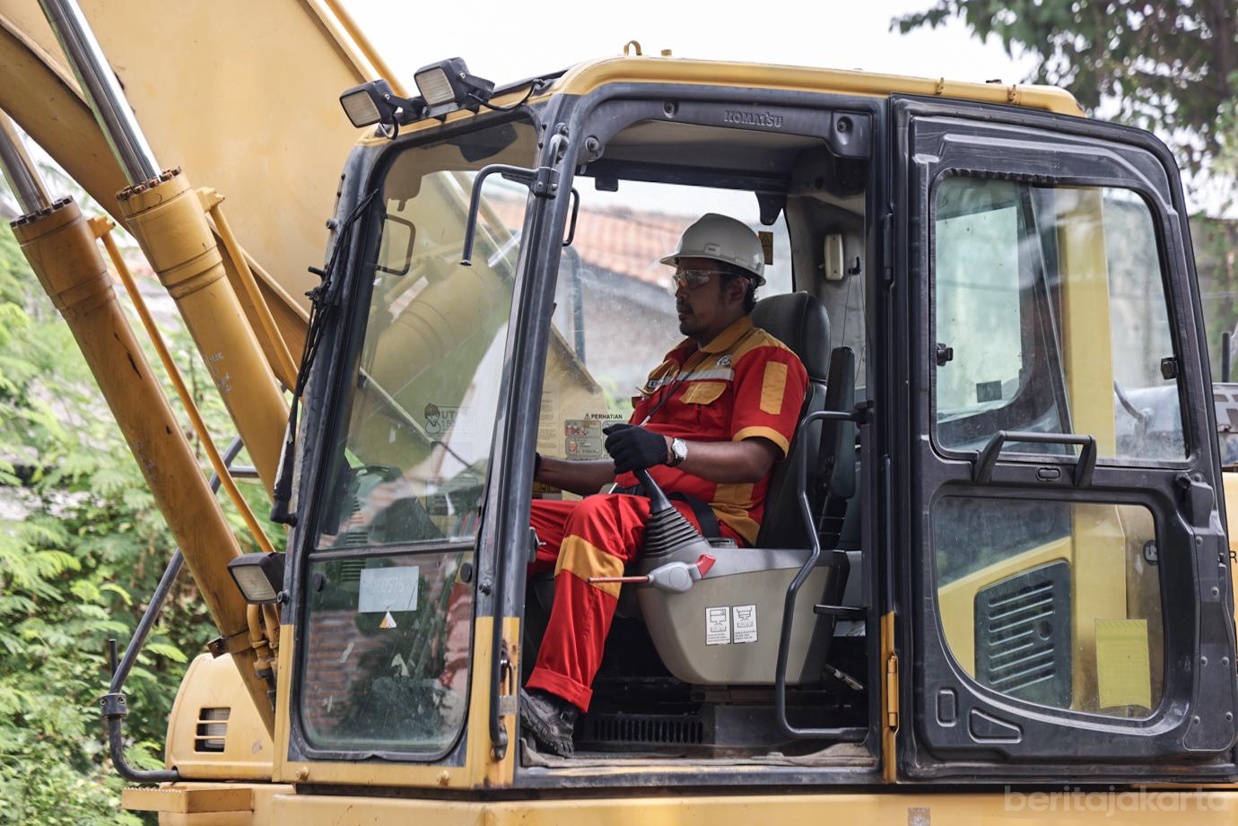 Warga Jakarta Utara Ikuti Pelatihan Pperator Ekskavator 6