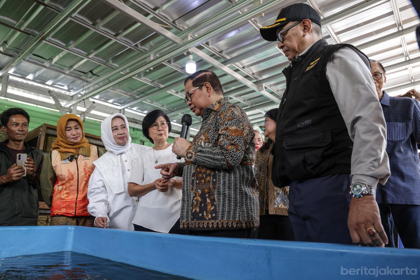 6 Pramono Tinjau RW Percontohan Pilah dan Olah Sampah 6