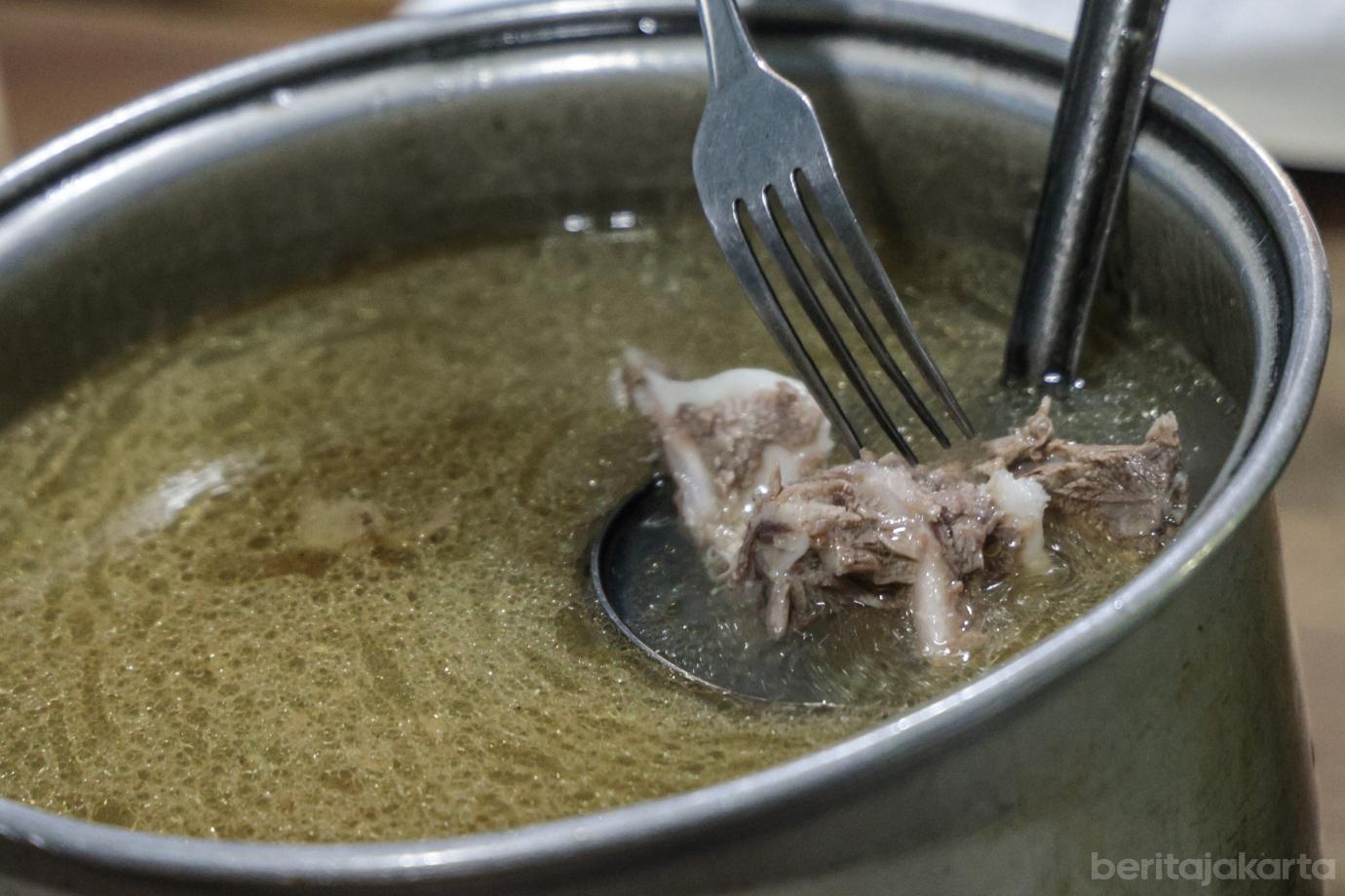 5 Pemkot Jakbar Tindak Penjualan Daging Anjing di Cengkareng 5