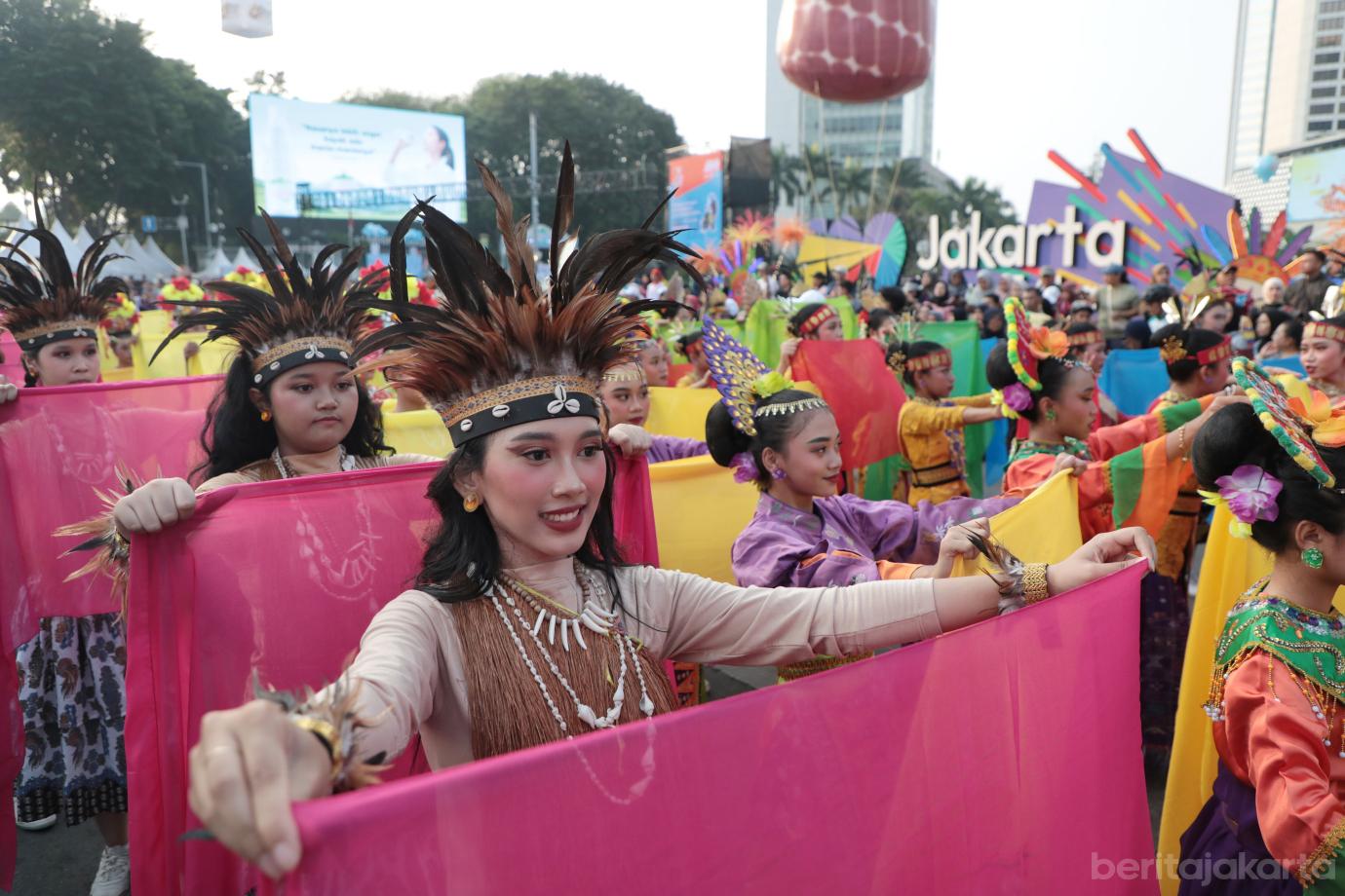 2.Jakarta Warna warni