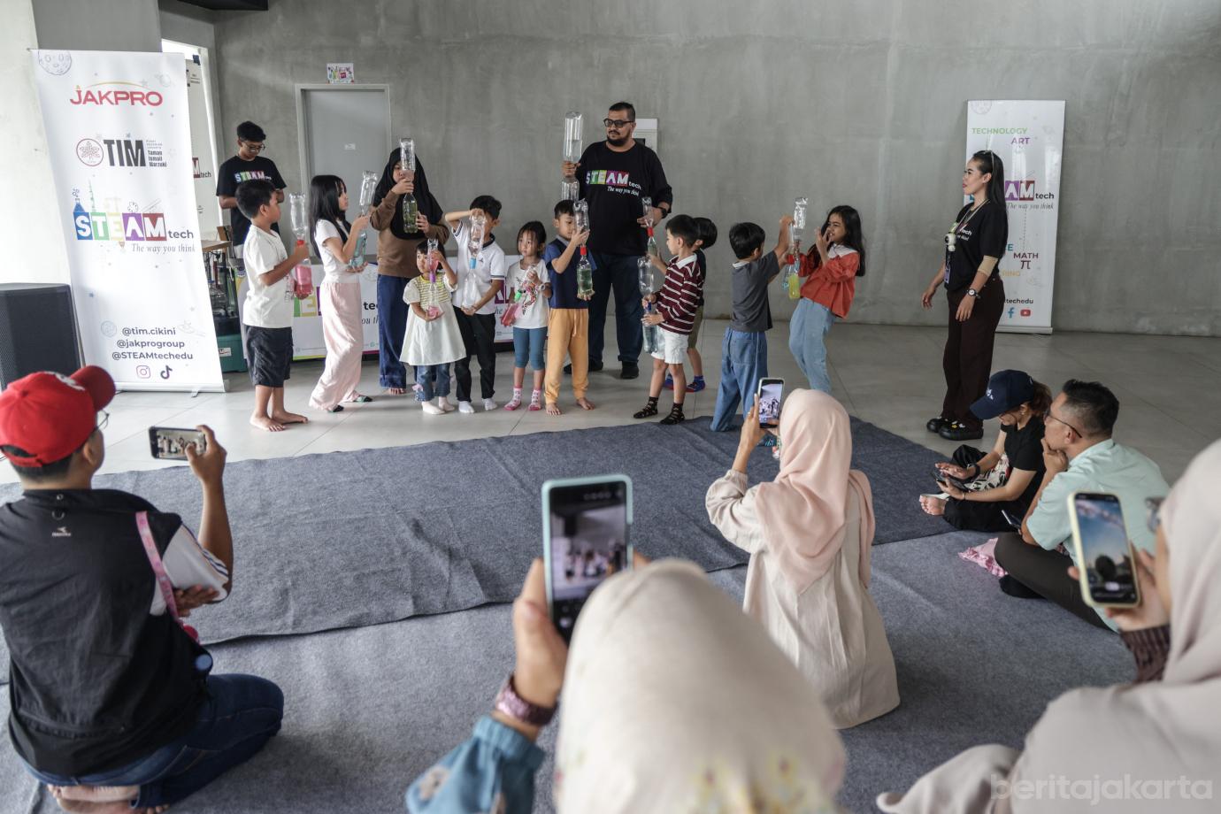 1 Mencoba Aneka Ragam Pertunjukan Sains di Taman Ismail Marzuki 1