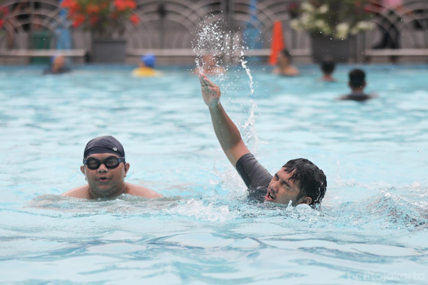 Kolam Renang Otista Gratis 6