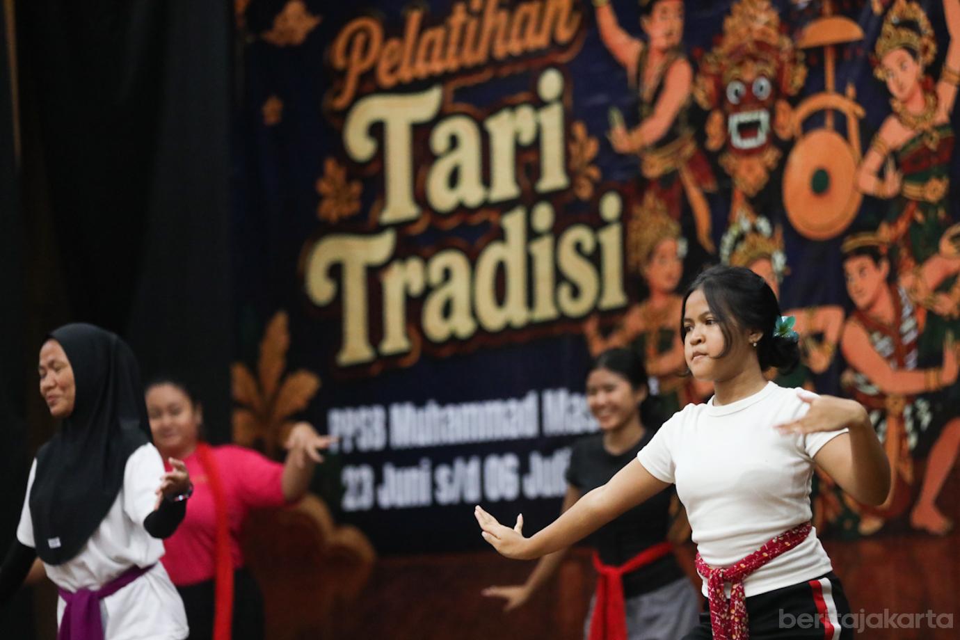 Pelatihan Tari Sudinbud Jakpus 1