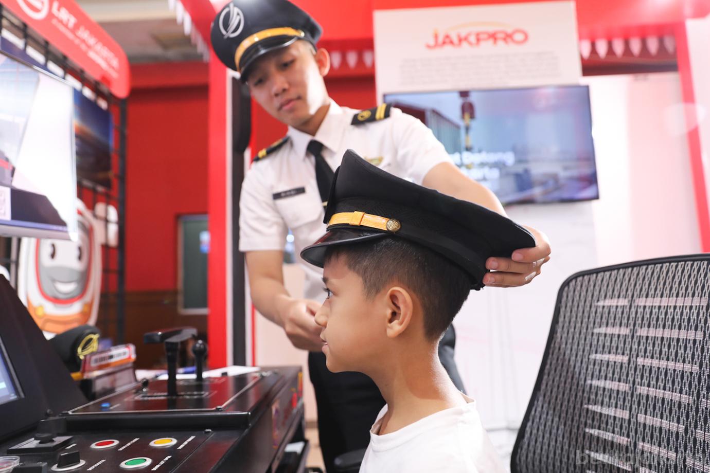 Masinis LRT Jakarta PRJ 2026 5