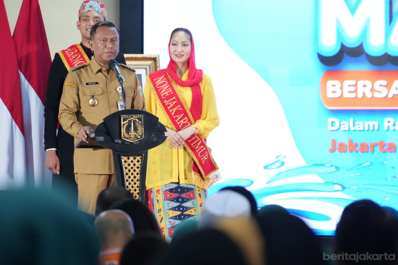 1.Sunatan Massal PAM Jaya Diikuti 2.250 Anak