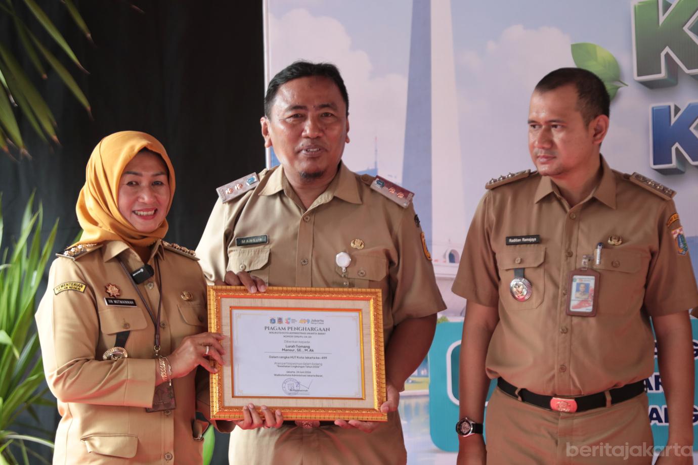 4.Wagub Rano Deklarasikan Komitmen ODF di Kelurahan Tomang