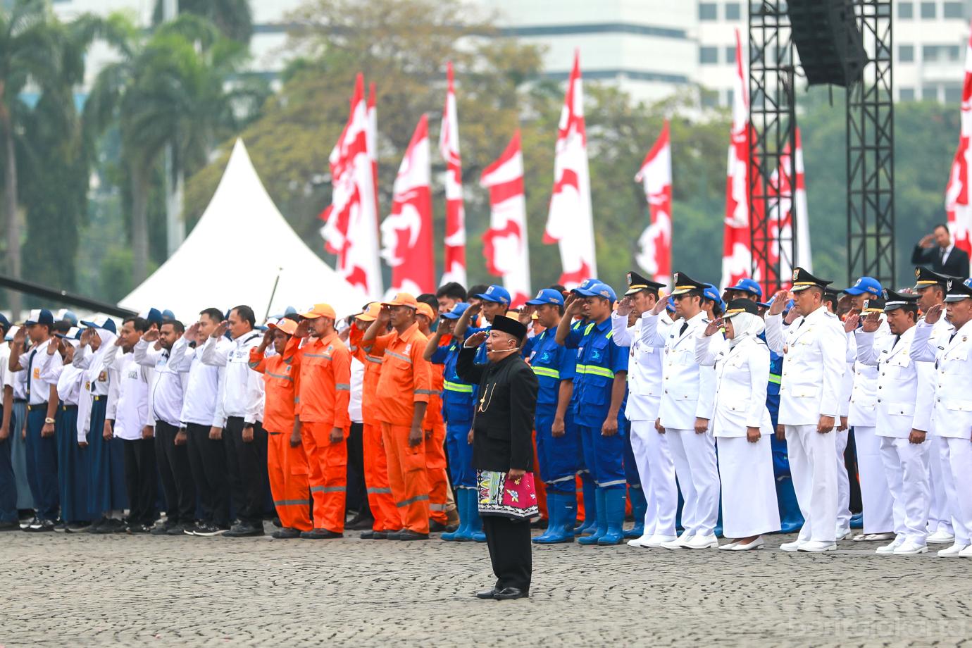 6 upacara hut dki 499
