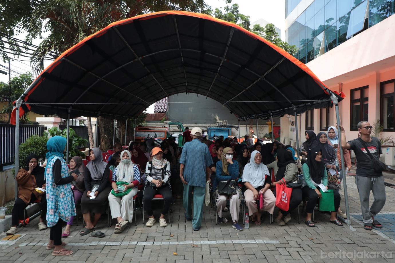 2.Ribuan Warga Utan Panjang Terima Bantuan Pangan (1)