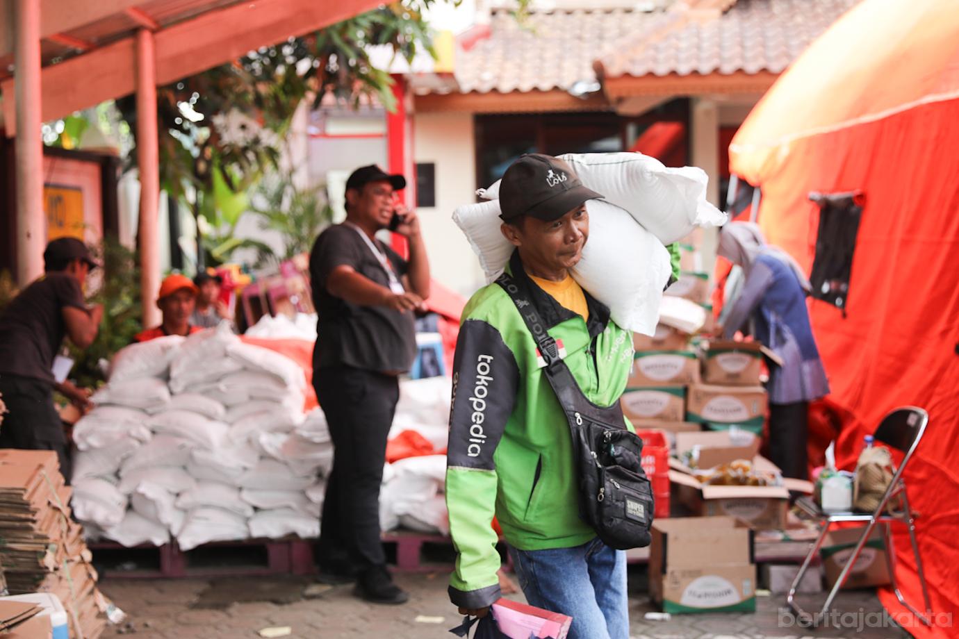 Pembagian Pangan Cipinang 3