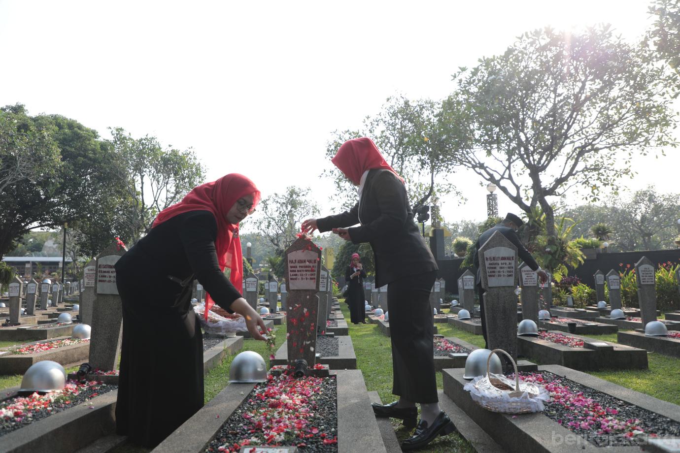 6.Ziarah TMP Kalibata