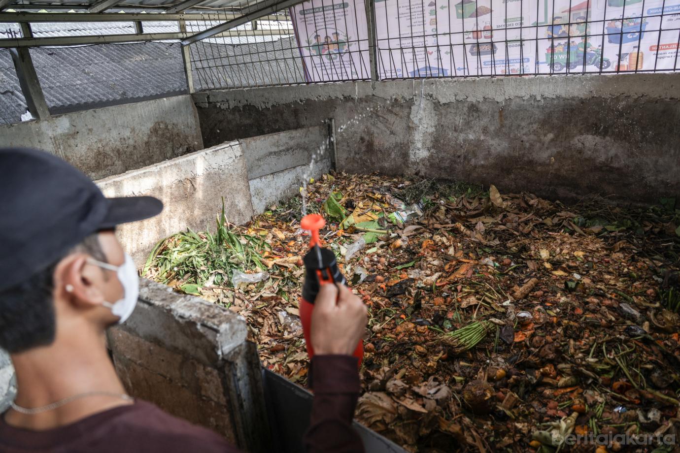 8 Pramono Tinjau RW Percontohan Pilah dan Olah Sampah 8