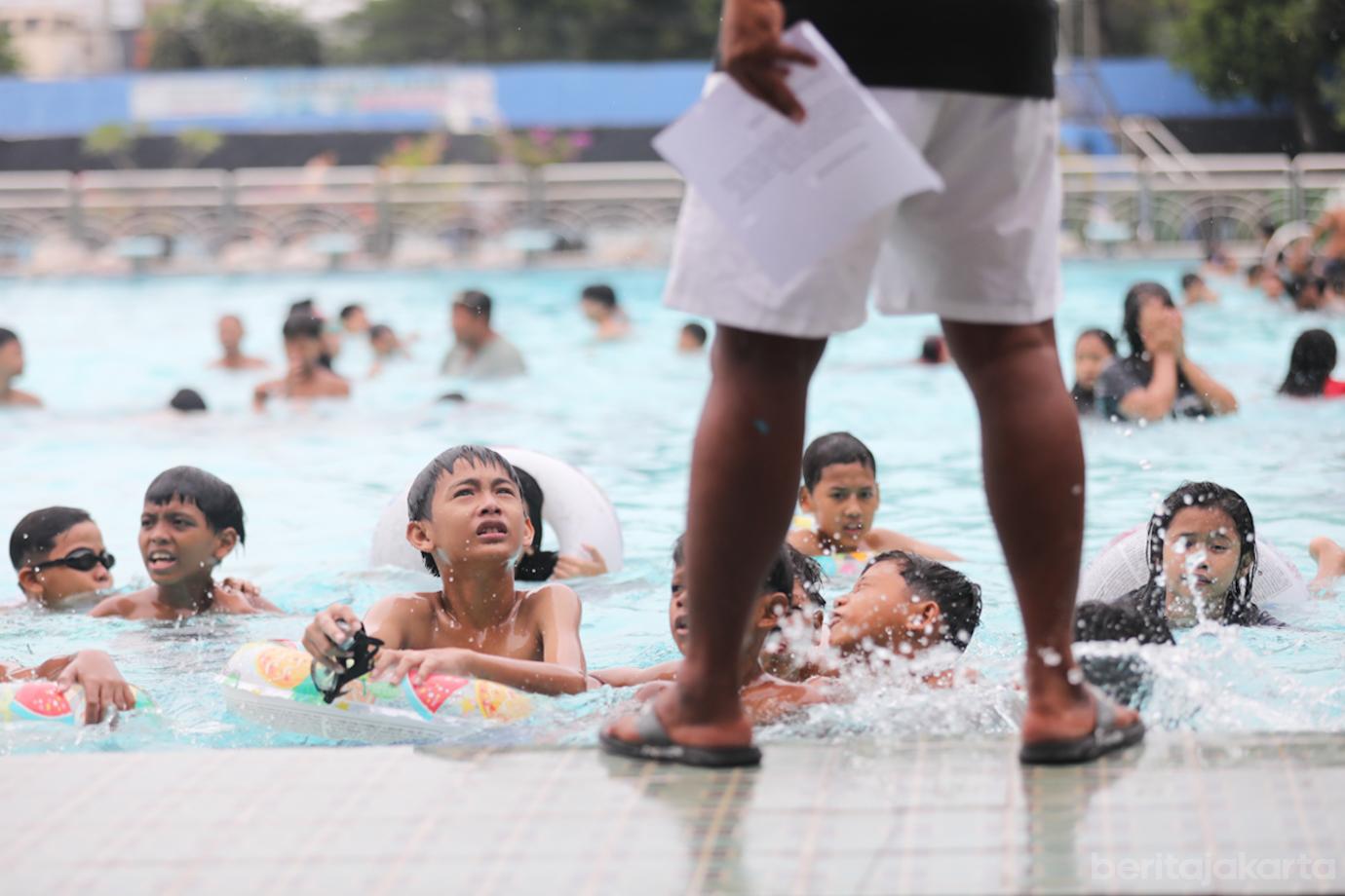 Kolam Renang Otista Gratis 1