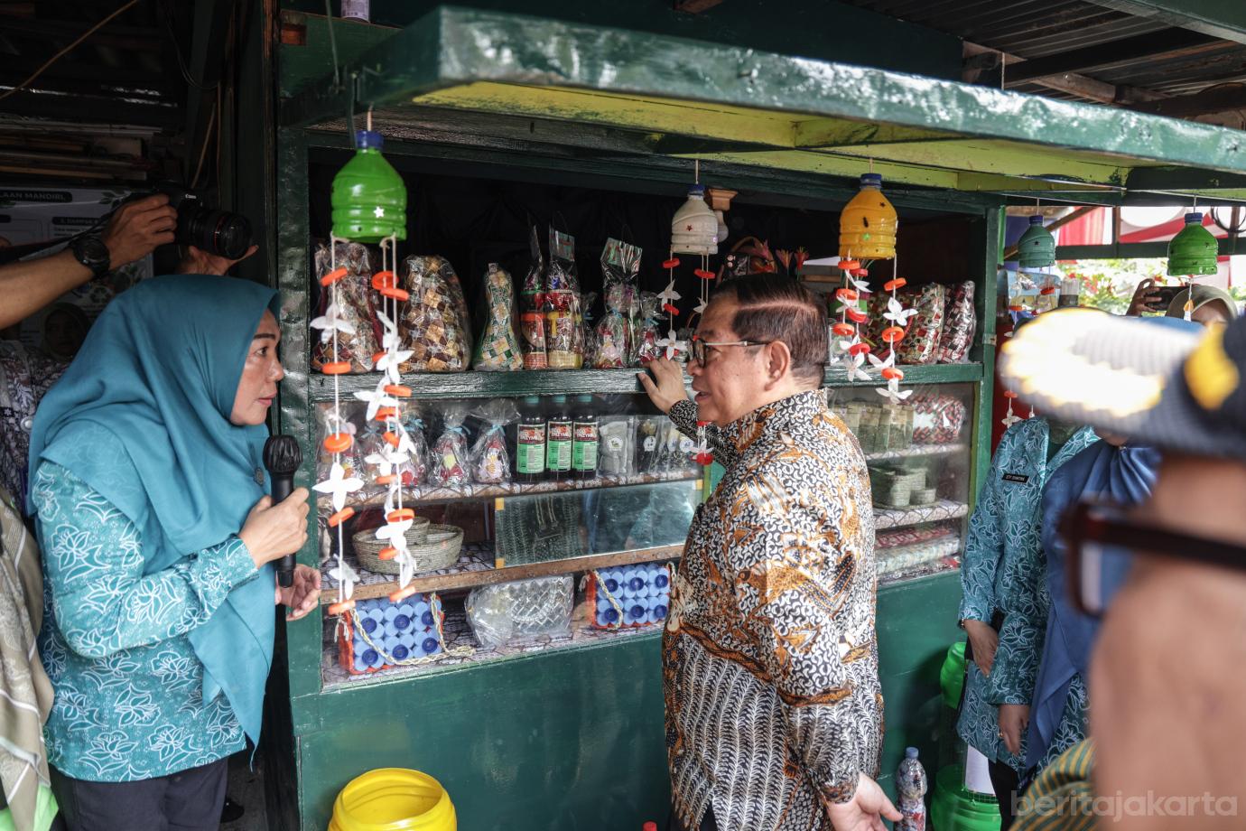 5 Pramono Tinjau RW Percontohan Pilah dan Olah Sampah 5