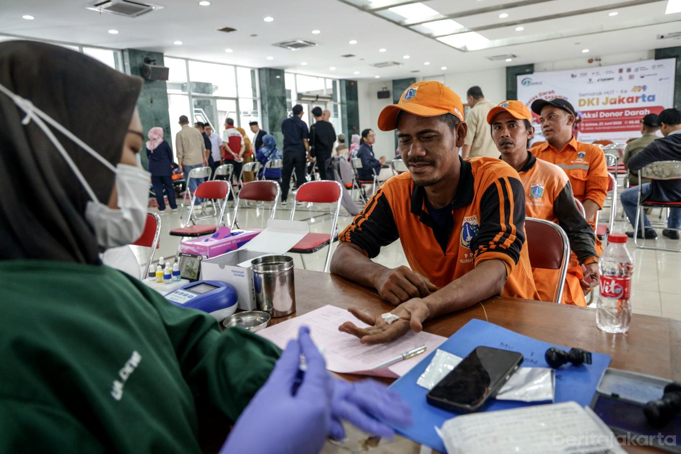 4 Pemkot Jakbar dan KOMWAJA Gelar Donor Darah Peringati HUT Jakarta ke 499 4
