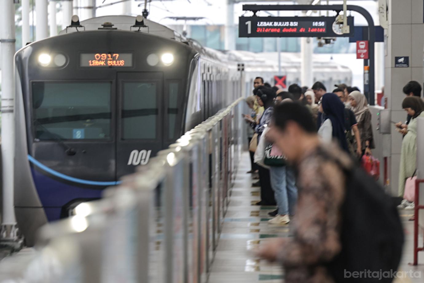 Pengguna Angkutan Umum di Jakarta Terus Meningkat 1