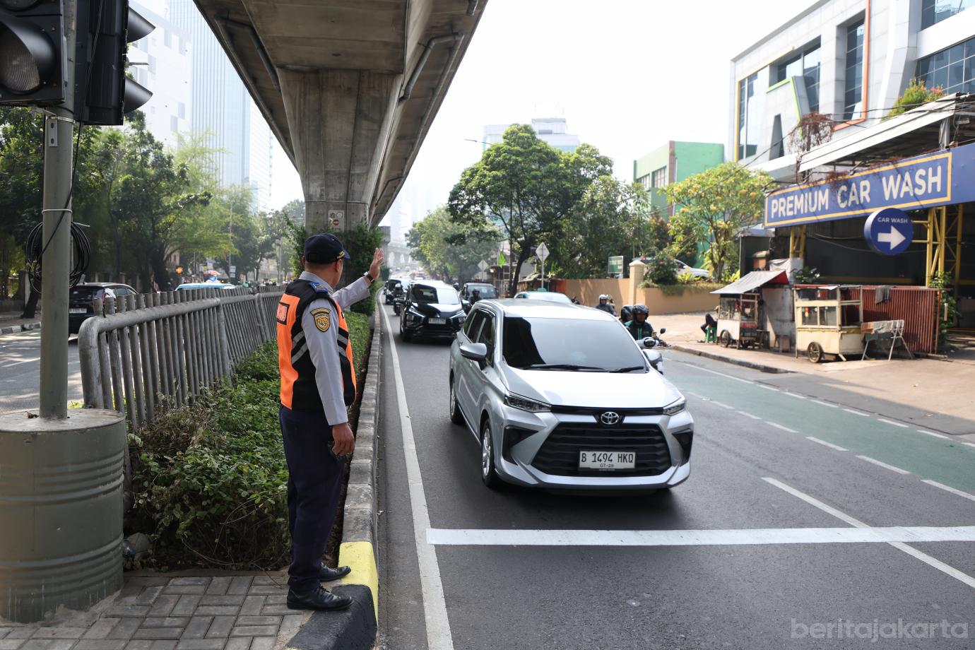 6.Pelican Crossing Hadir Sebagai Pengganti Sementara JPO Tendean
