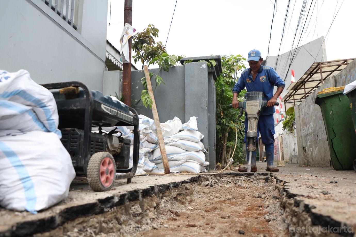 1.Satpel SDA Jatinegara Bangun Saluran Air Sepanjang 86 Meter