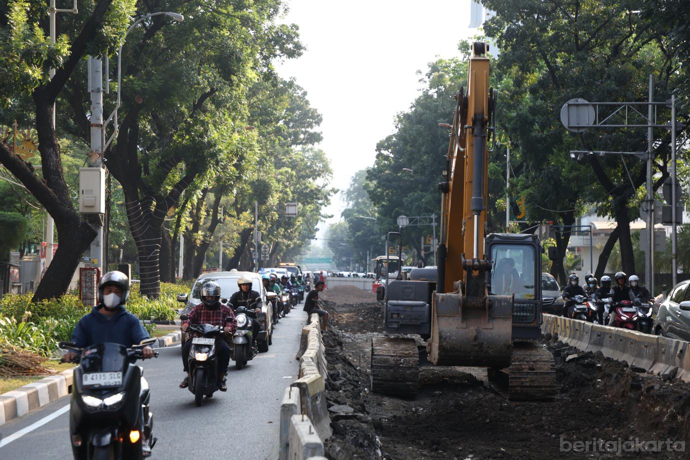 6.Tingkatkan Kenyamanan Lalu Lintas, Jalan Kebon Sirih Dibeton