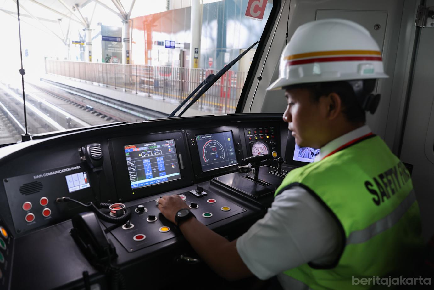 Uji Coba LRT Jakarta 7