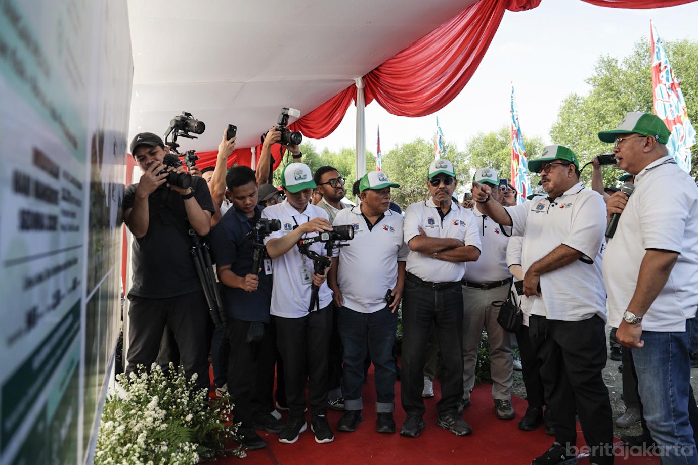 DKI Serentak Tanam 21.060 Bibit Mangrove di 5 Lokasi 1