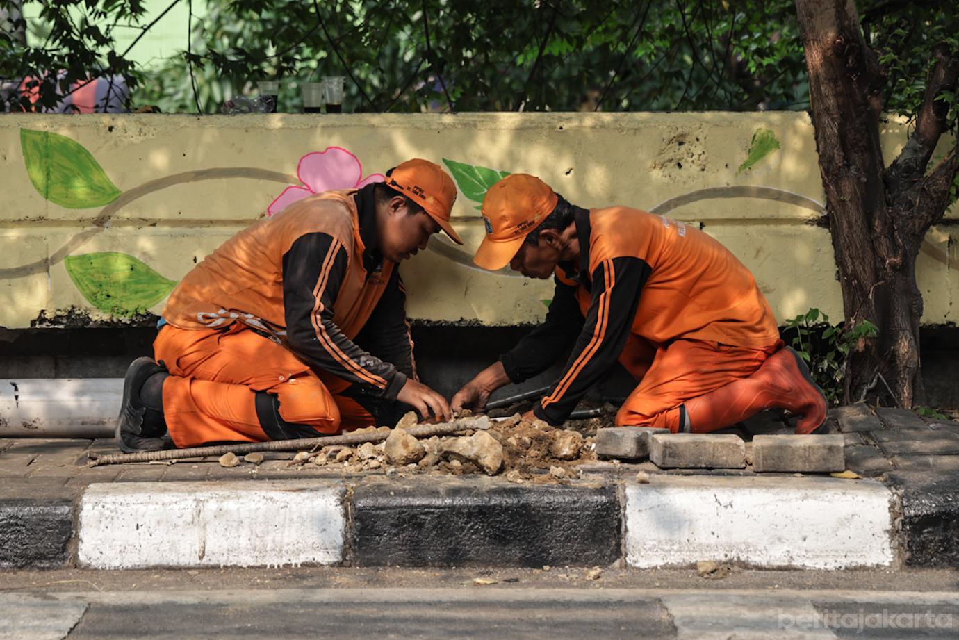 Penataan Bantaran Kali Cagak di Tanah Sereal 3