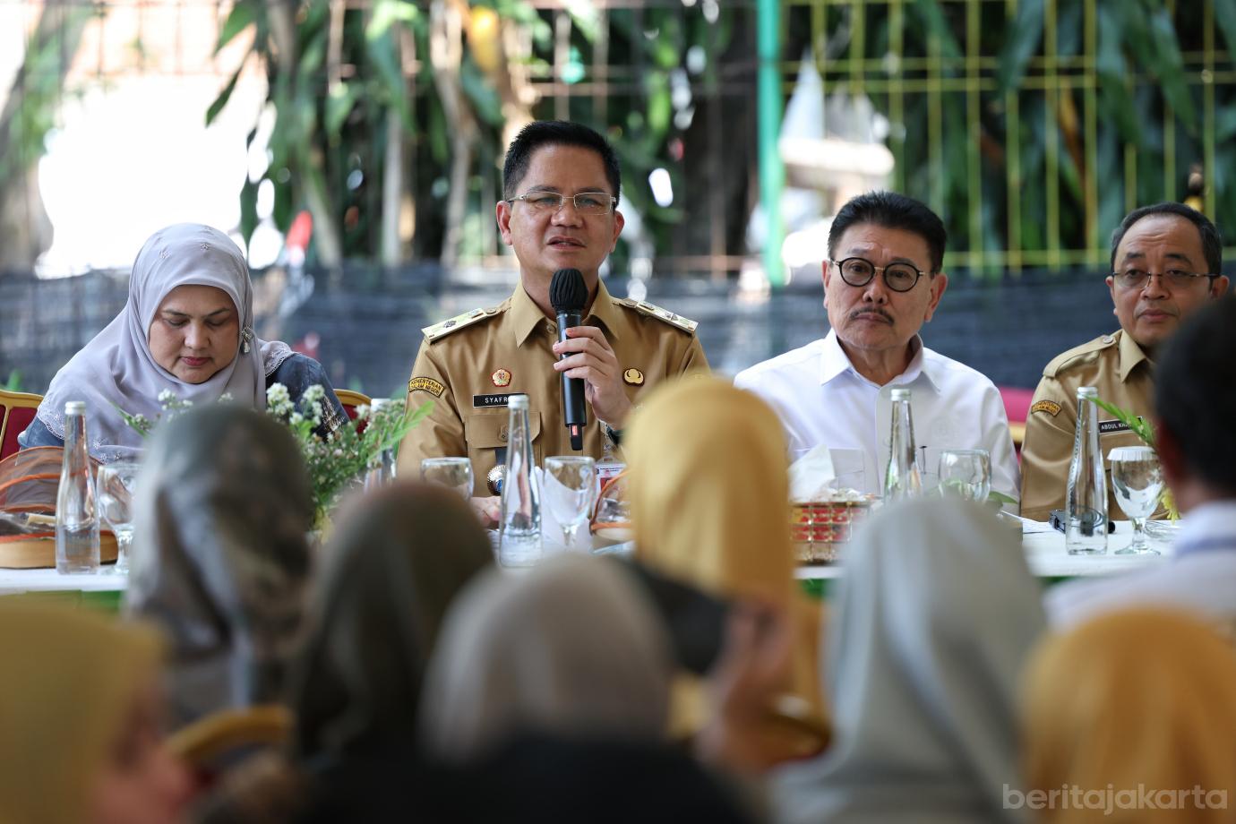 1.Tanam Padi Menggunakan 1.200 Galon Bekas