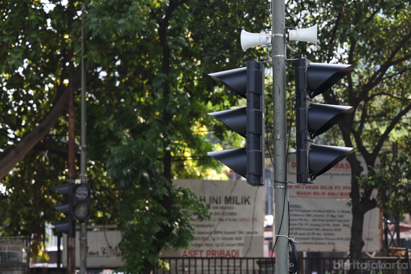 4.Pelican Crossing Hadir Sebagai Pengganti Sementara JPO Tendean