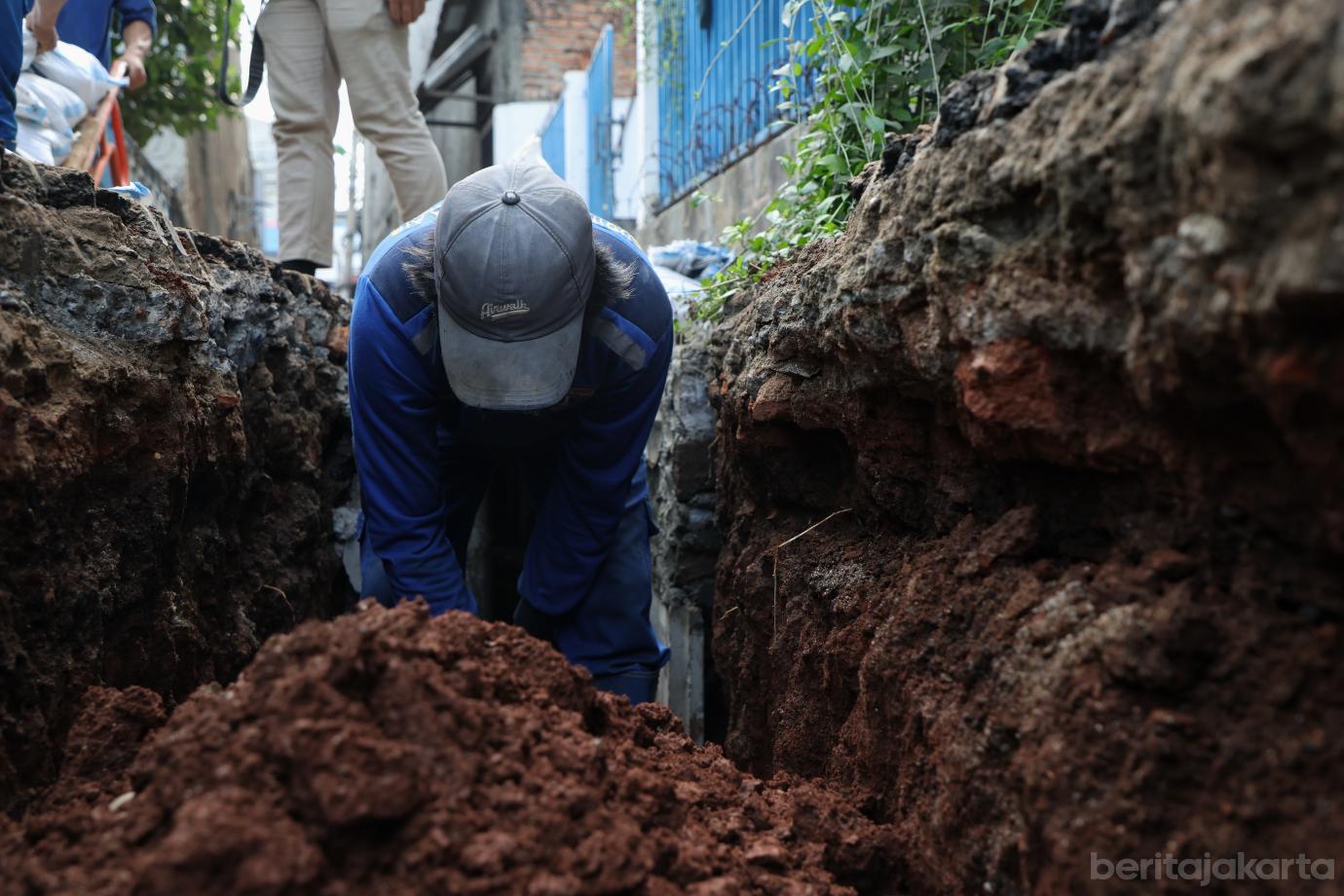 2.Satpel SDA Jatinegara Bangun Saluran Air Sepanjang 86 Meter