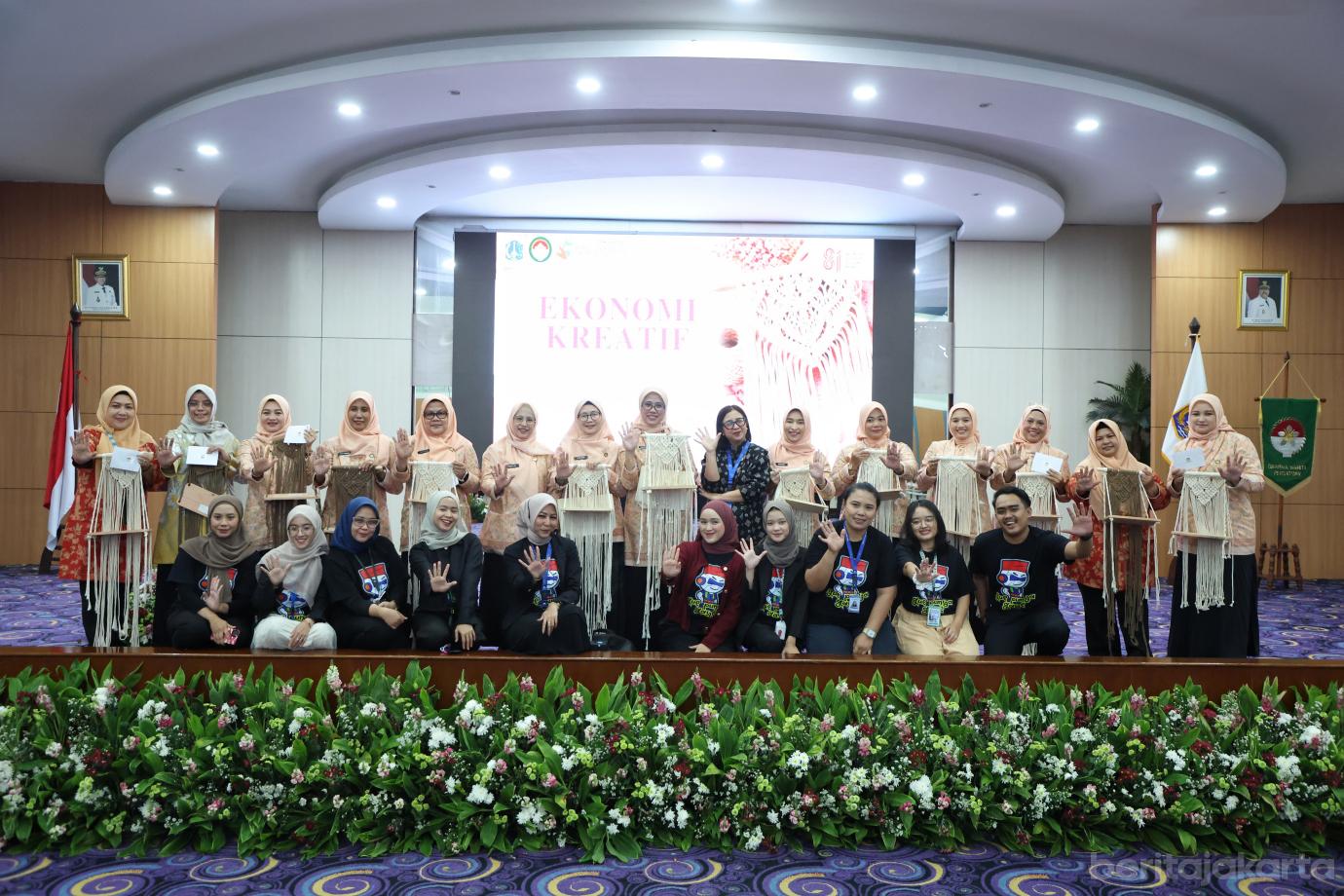 9.DWP DKI Jakarta Gelar Pelatihan Kerajinan Macrame bagi 150 Peserta