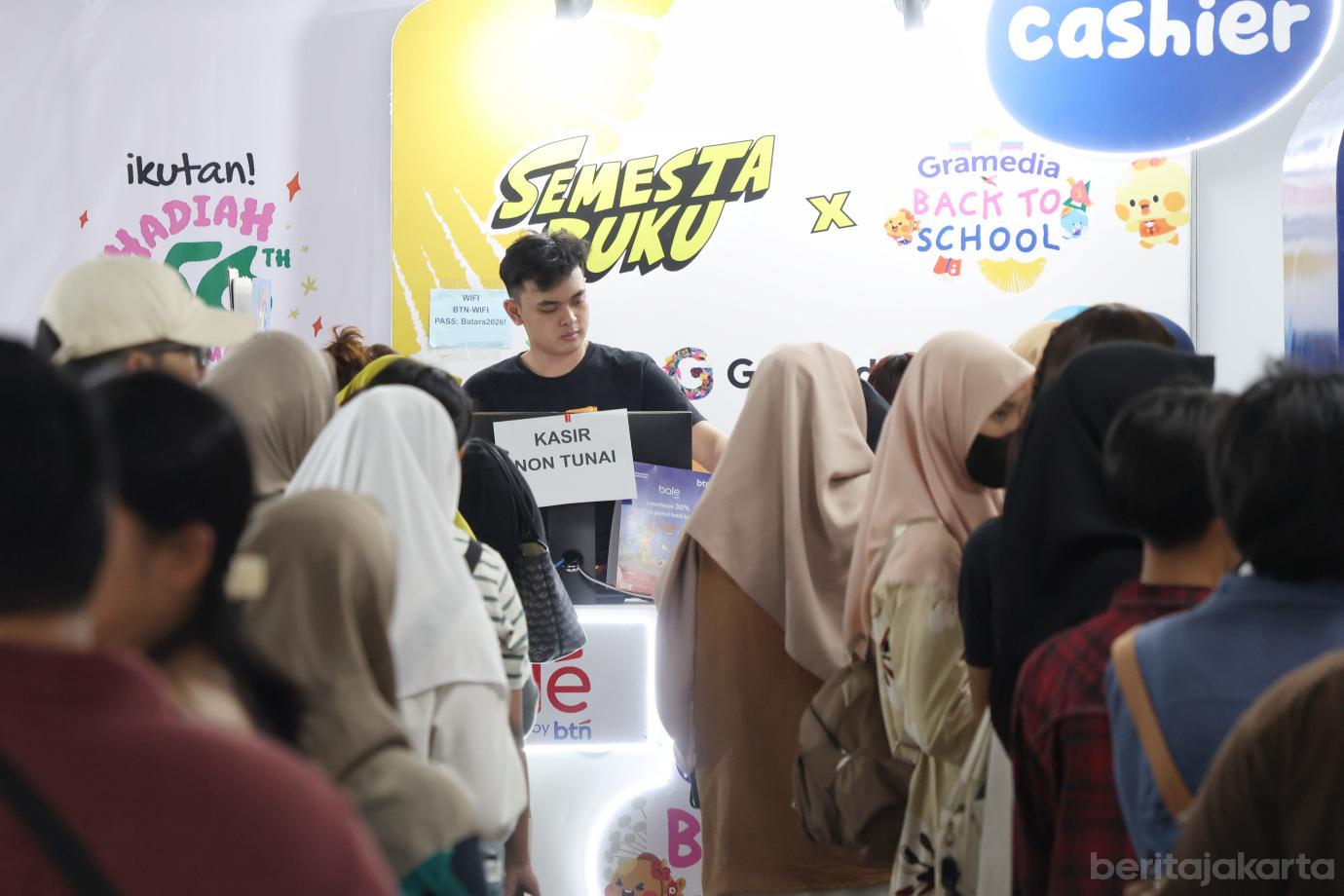 9.Berburu Buku di Semesta Buku Jakarta 2026