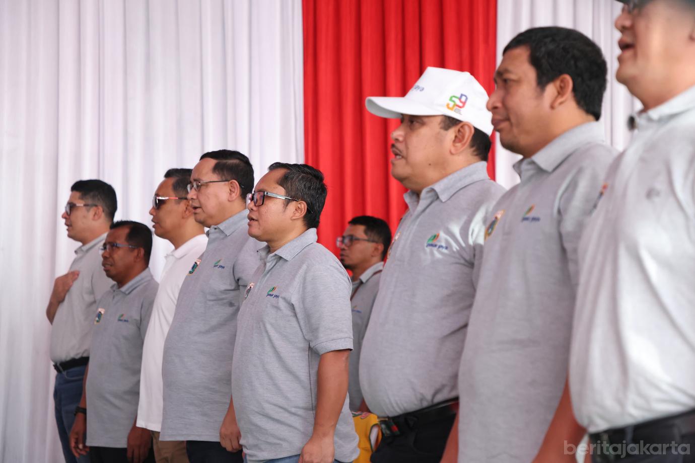 1.Gerakan Bersama Bersih Pasar Diluncurkan di Pasar Induk Kramat Jati 