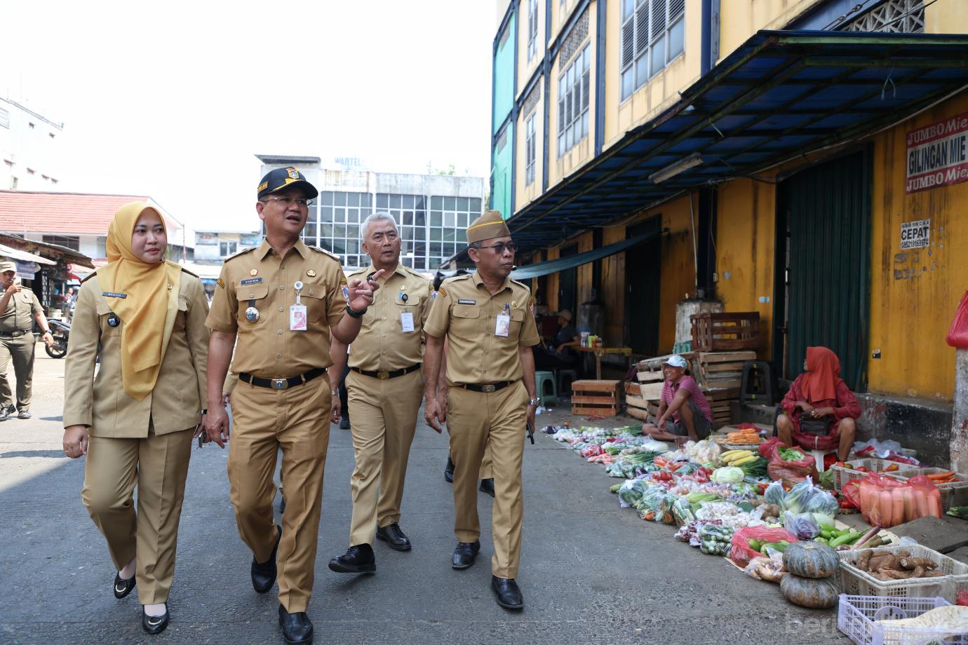 4.Wali Kota Tinjau Pasar Minggu