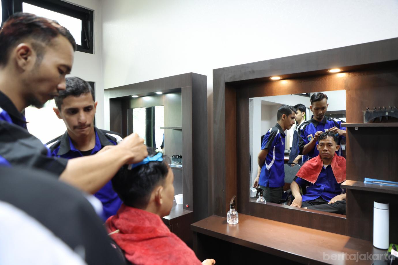 3.Pelatihan Barbershop PPKPI