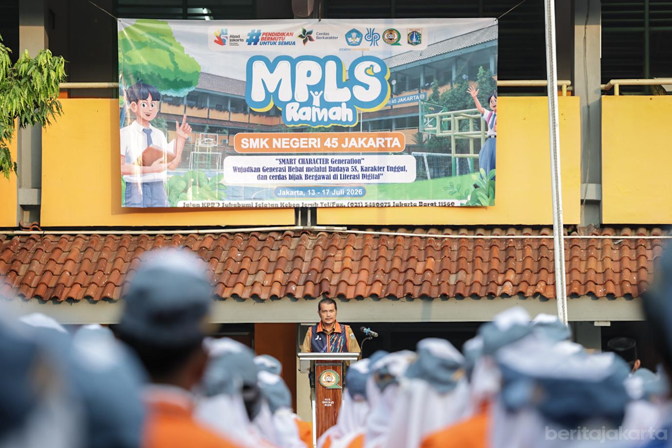 Hari Pertama Sekolah di SMK Negeri 45 Jakarta Barat 4