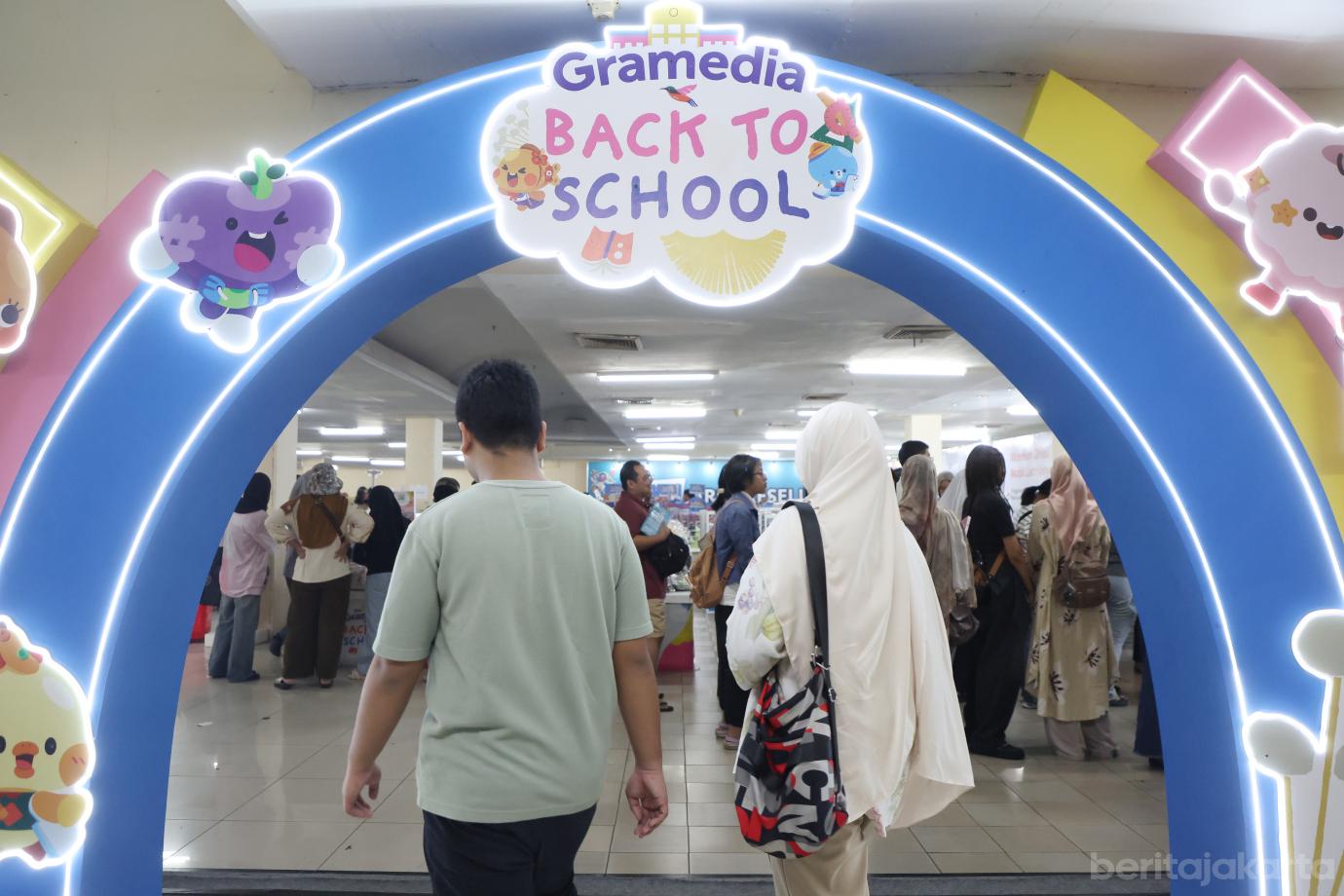 1.Berburu Buku di Semesta Buku Jakarta 2026