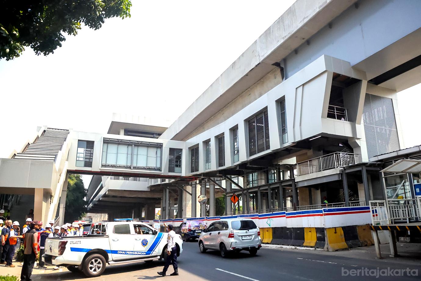 5 pram tinjau lrt 2