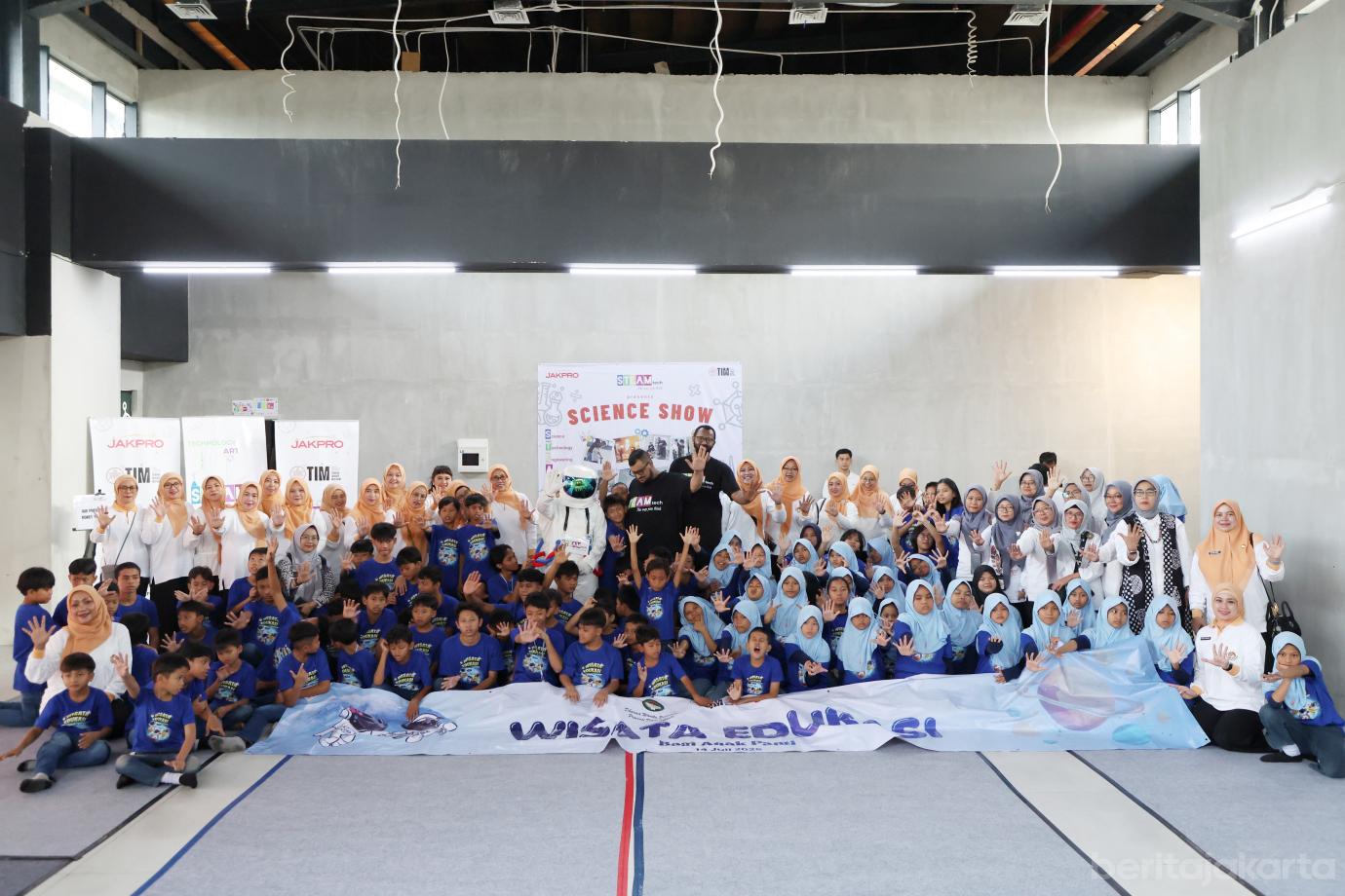 8.Seratusan Anak Panti Ikut Edukasi Wisata DWP DKI