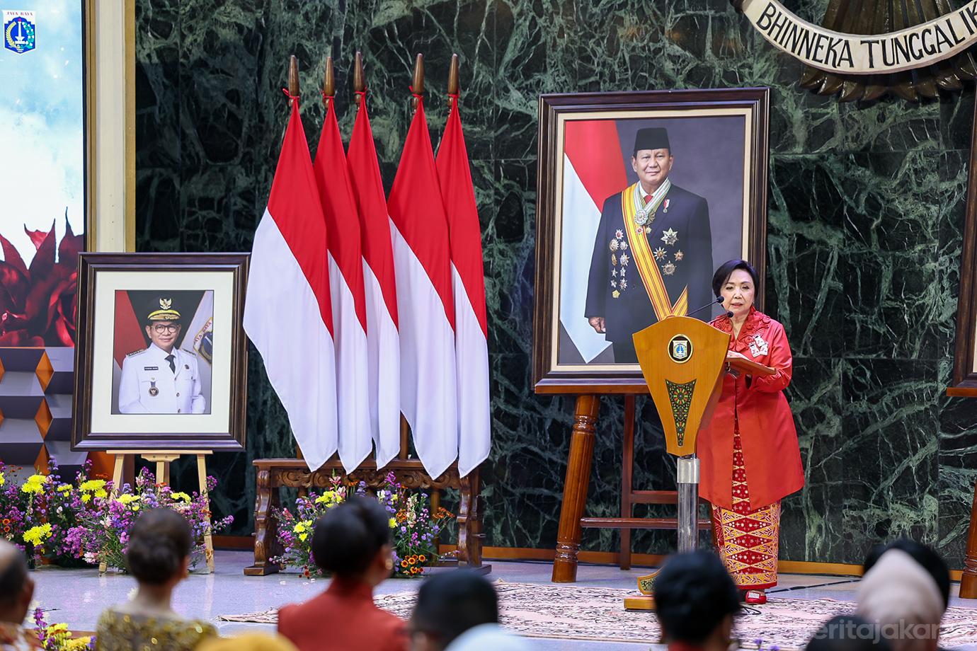 Peragaan busana kebaya batavia 02
